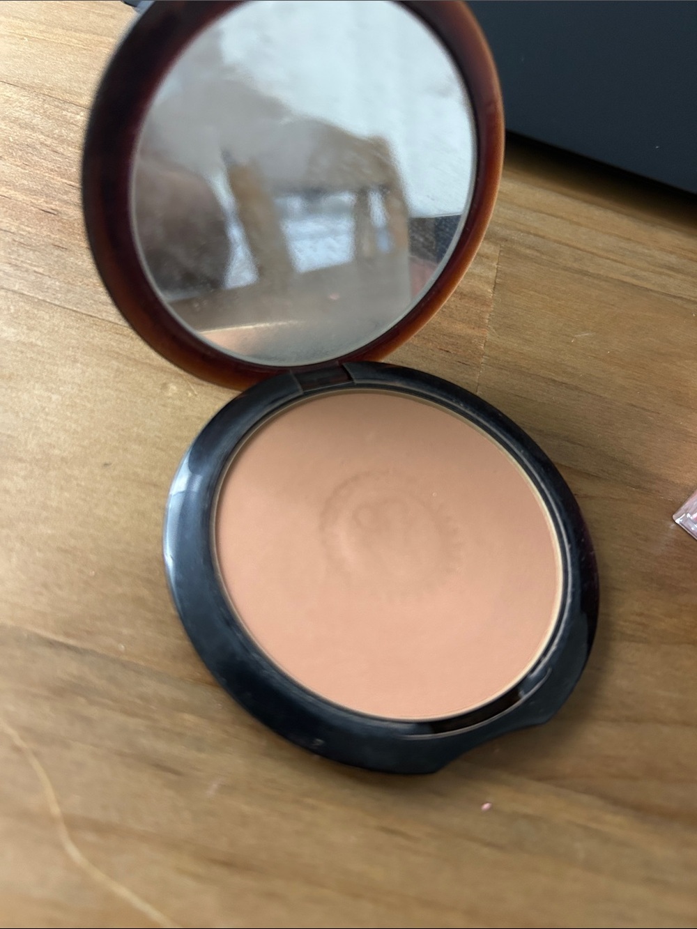 Guerlain bronzer - Picture 3 of 3